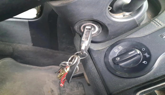 2019 Tata Hexa XMA 4X2 7 STR, Diesel, Automatic, 1,68,882 km, interior