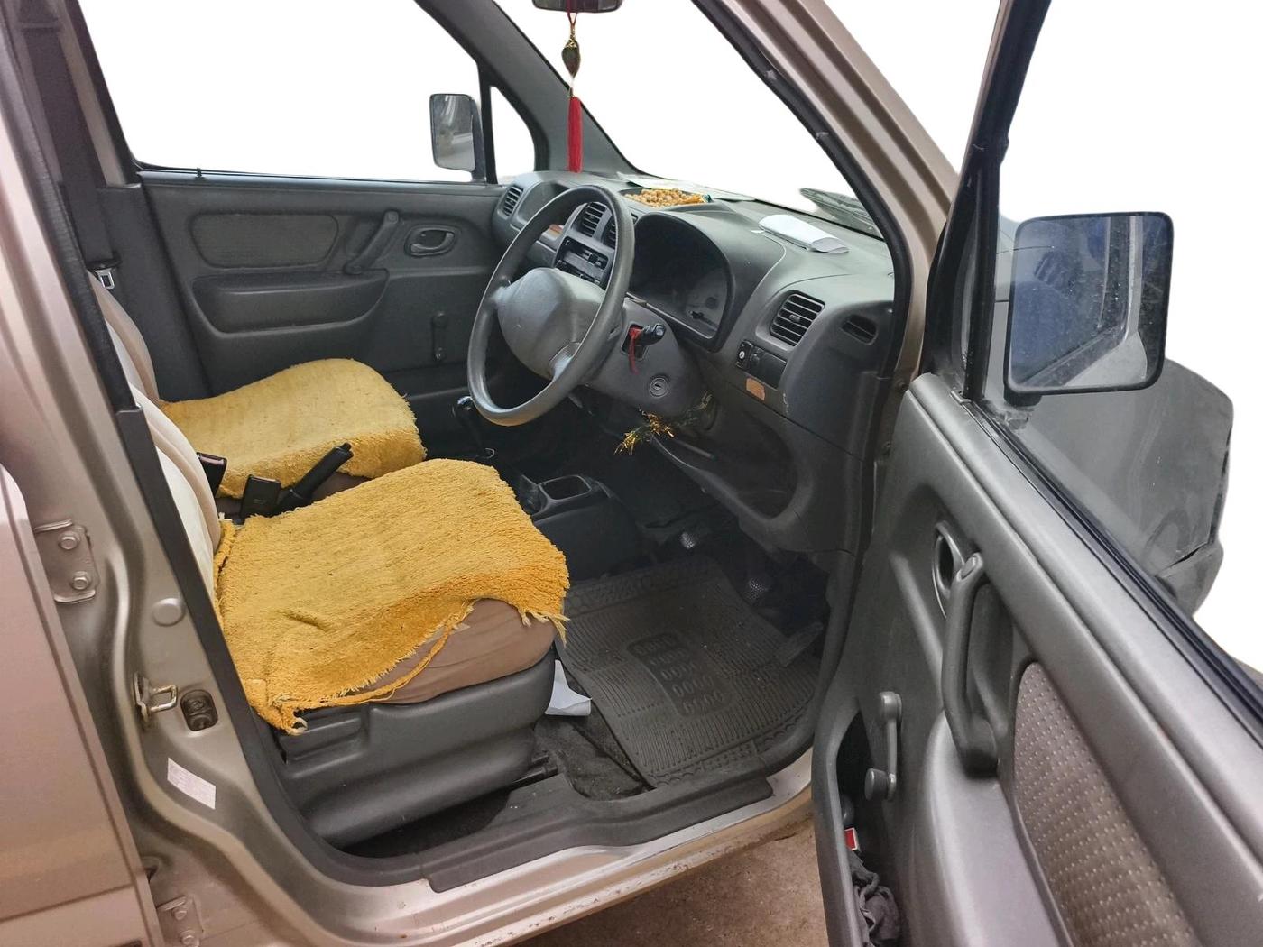 2005 Maruti Wagon R LXI, CNG, Manual, 1,26,496 km, interior
