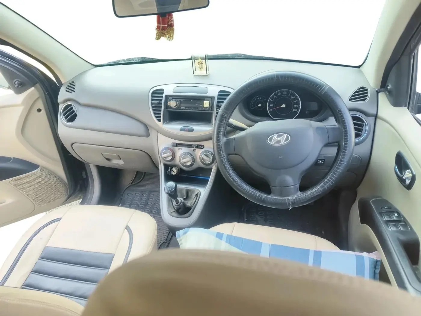 2013 Hyundai i10 MAGNA 1.1, CNG, Manual, 99,985 km, interior