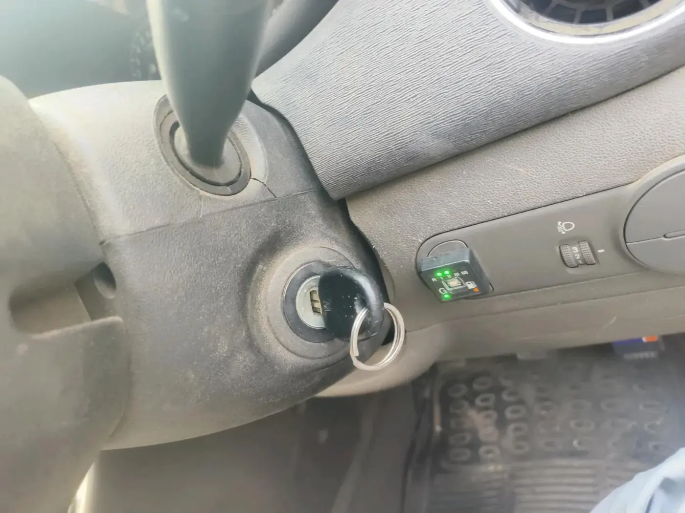 2013 Hyundai i10 MAGNA 1.1, CNG, Manual, 99,985 km, interior