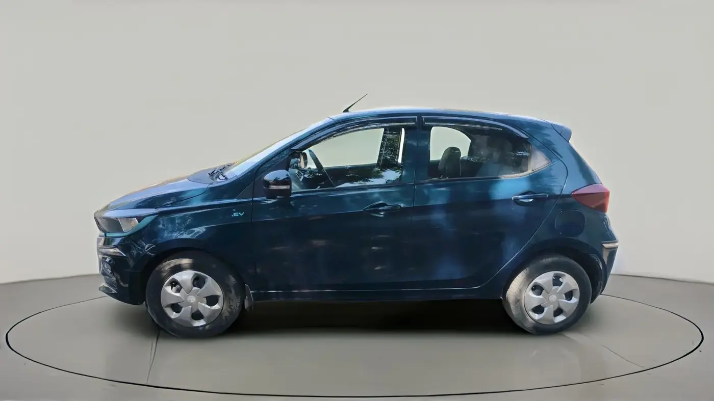 2024 Tata TIAGO EV XT LONG RANGE, Electric, Automatic, 36,895 km, exterior