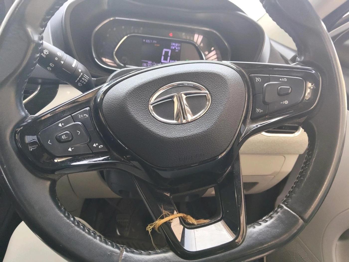 2022 Tata NEXON XZ PLUS (O) DIESEL, Diesel, Manual, 1,36,705 km, interior