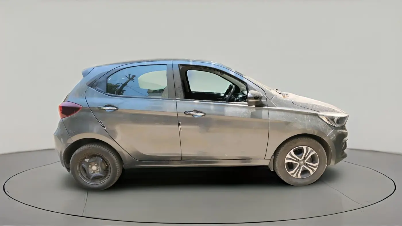 2023 Tata Tiago XZ PLUS CNG, CNG, Manual, 64,184 km, exterior