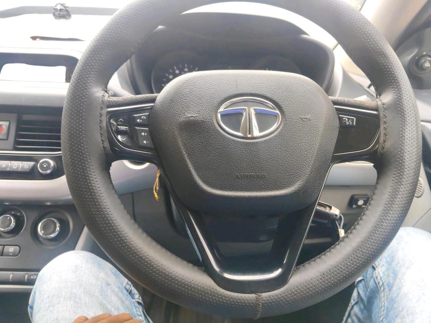 2018 Tata NEXON XM PETROL, CNG, Manual, 76,047 km, interior