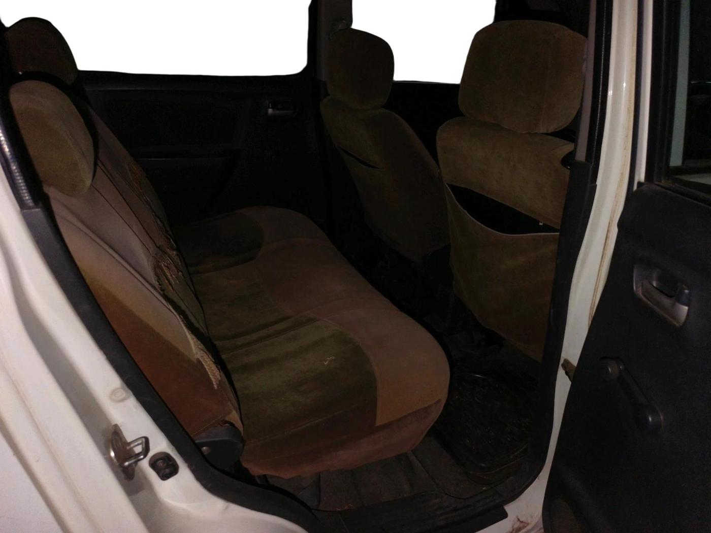2011 Maruti Wagon R 1.0 LXI, CNG, Manual, 73,568 km, interior