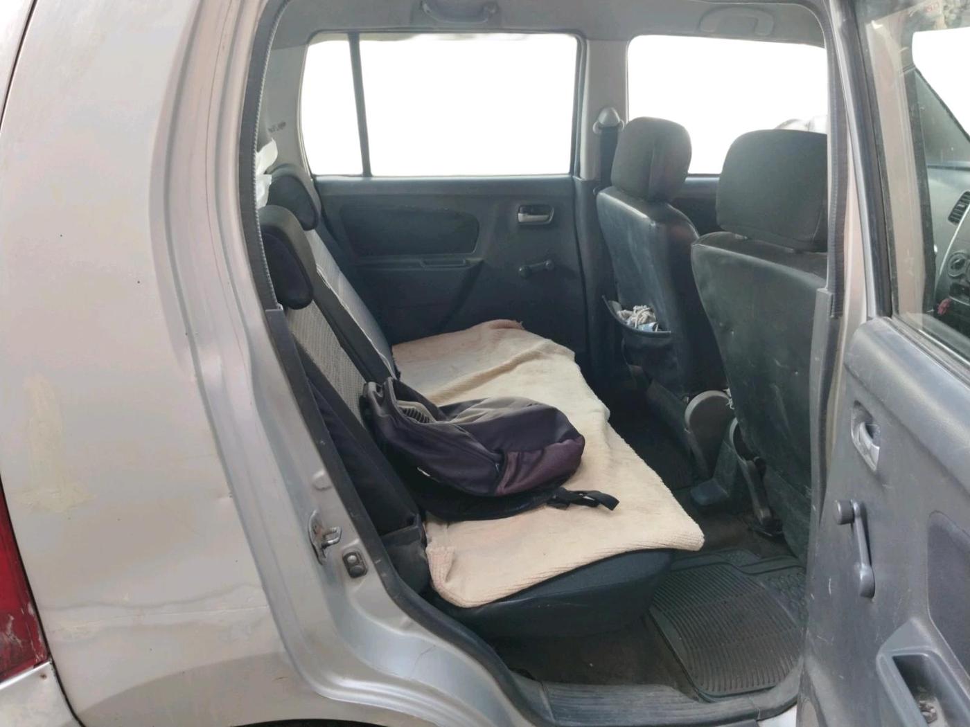 2010 Maruti Wagon R 1.0 LXI, CNG, Manual, 1,23,295 km, interior