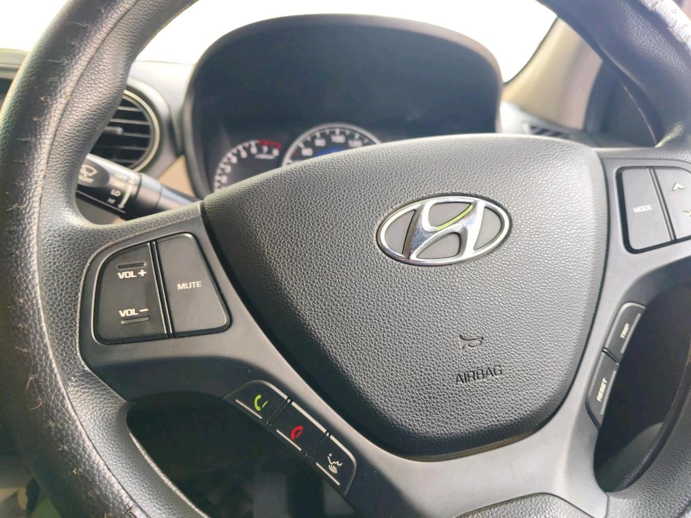 2018 Hyundai Grand i10 SPORTZ 1.2 KAPPA VTVT, Petrol, Manual, 67,160 km, interior