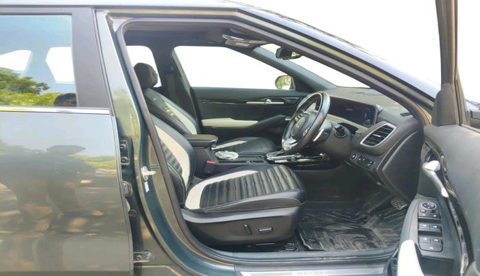 2023 KIA SELTOS  GTX PLUS 1.5 DIESEL AT, Diesel, Automatic, 52,240 km, interior
