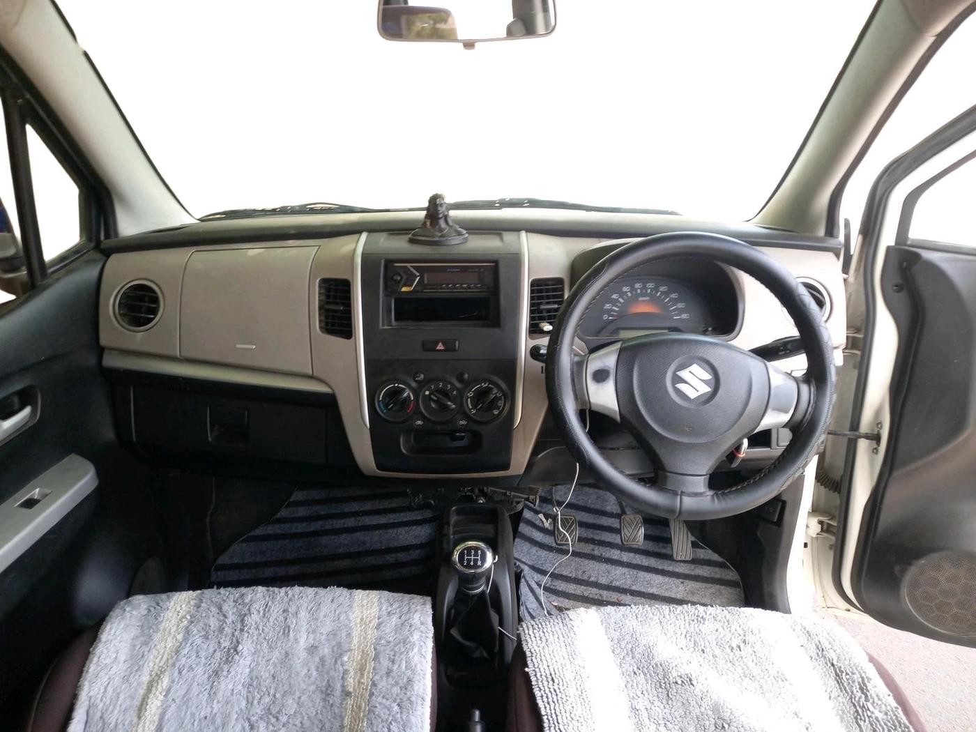 2014 Maruti Wagon R 1.0 LXI, CNG, Manual, 1,18,574 km, interior