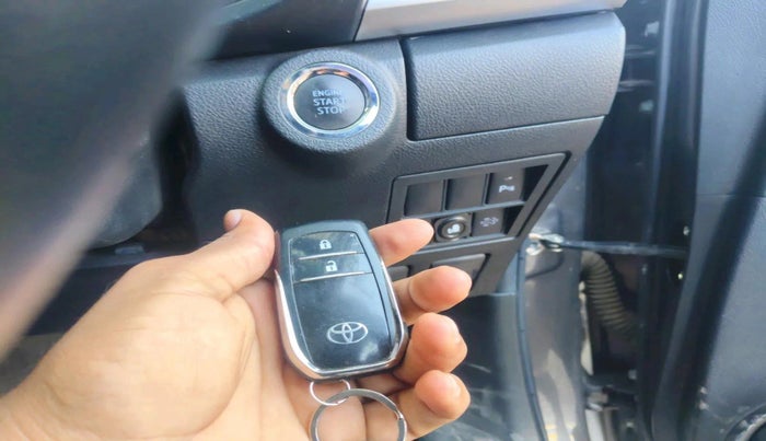 2023 Toyota HILUX HIGH 4X4 AT, Diesel, Automatic, 35,156 km, interior