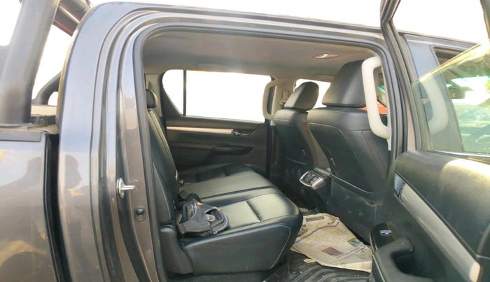 2023 Toyota HILUX HIGH 4X4 AT, Diesel, Automatic, 35,156 km, interior