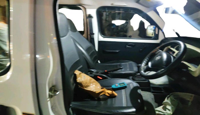 2022 Maruti Eeco 5 STR AC CNG (O), CNG, Manual, 42,042 km, interior