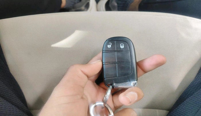 2016 Jeep Compass LONGITUDE (O) 2.0 DIESEL, Diesel, Manual, 1,21,779 km, interior