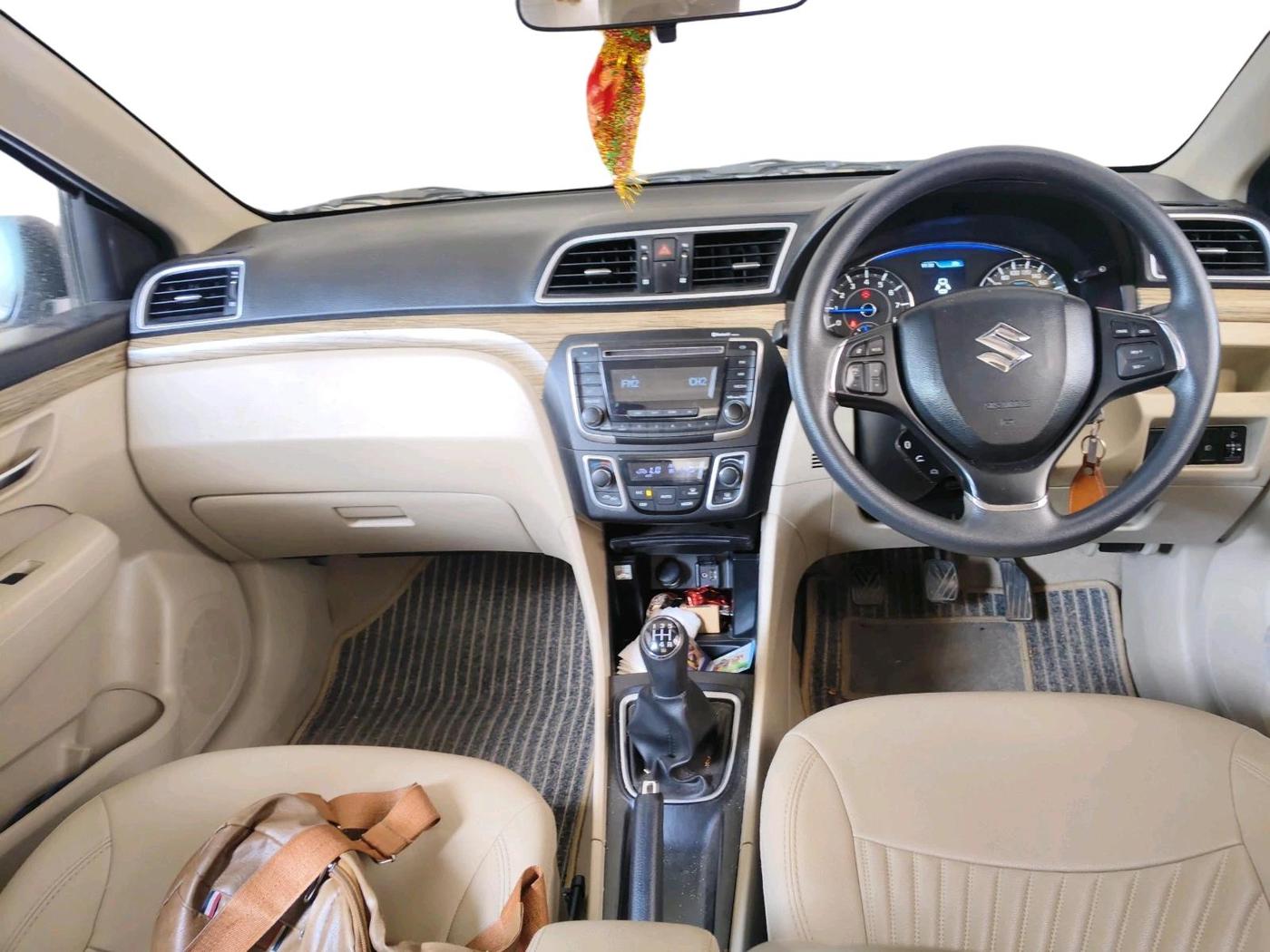 2018 Maruti Ciaz DELTA 1.5 SHVS MT PETROL, Petrol, Manual, 38,977 km, interior