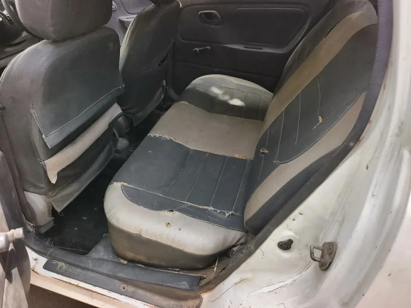 2012 Maruti Alto LXI, Petrol, Manual, 2,42,301 km, interior