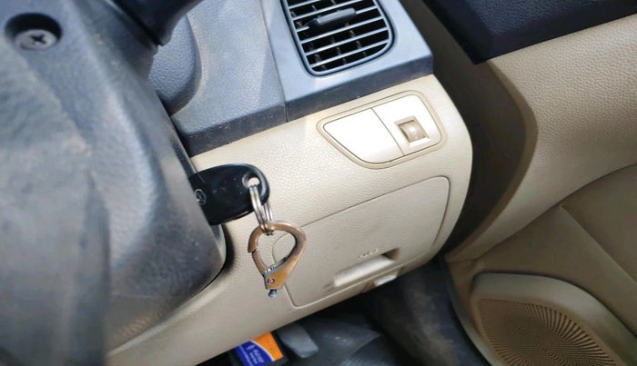 2011 Hyundai Eon ERA, CNG, Manual, 1,84,432 km, interior