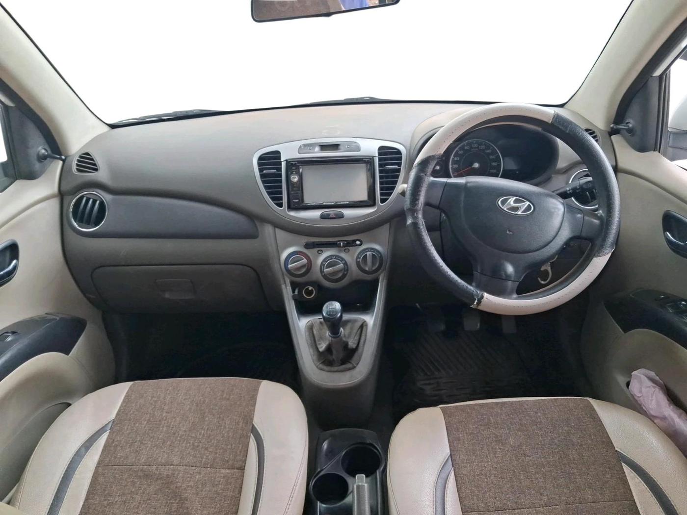 2012 Hyundai i10 MAGNA 1.1, CNG, Manual, 1,48,585 km, interior