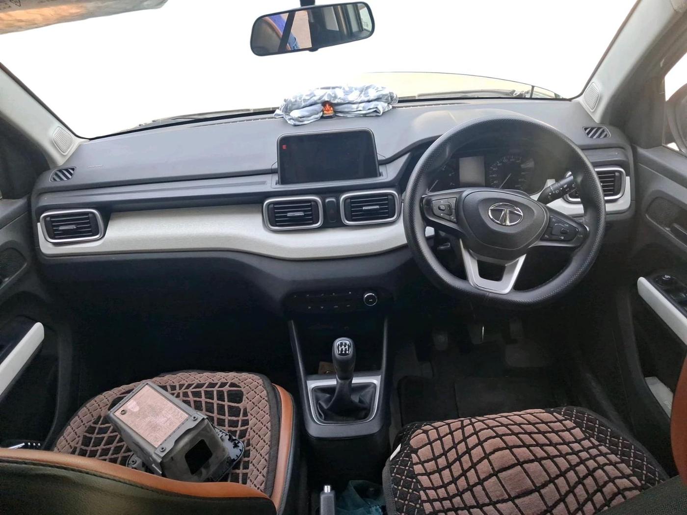 2022 Tata PUNCH ACCOMPLISHED MT, Petrol, Manual, 67,835 km, interior