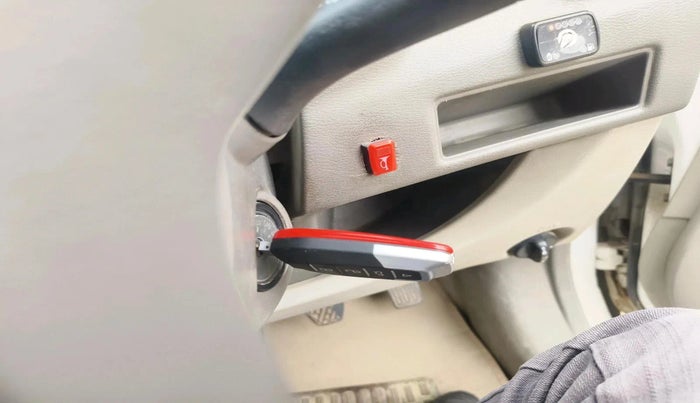 2015 Datsun Go T, CNG, Manual, 1,56,866 km, interior