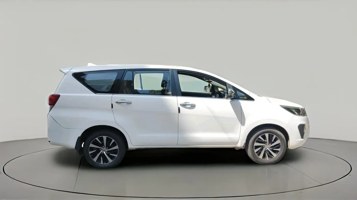 2022 Toyota Innova Crysta 2.7 ZX AT 7 STR, Petrol, Automatic, 51,564 km, exterior