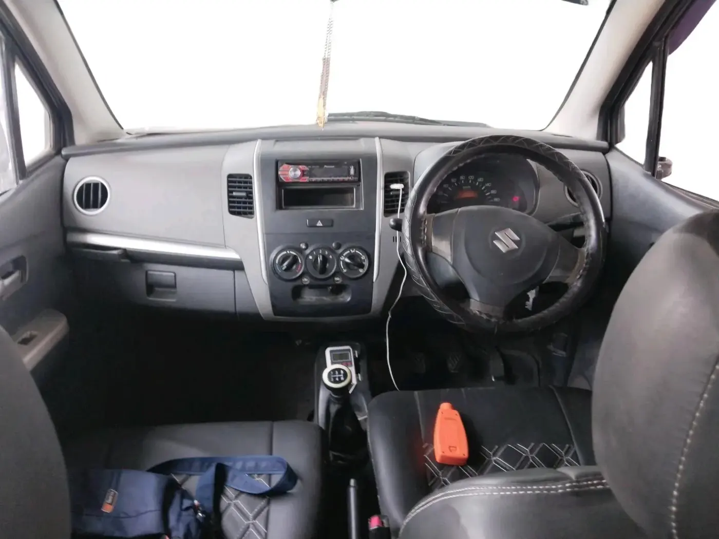 2012 Maruti Wagon R 1.0 LXI, CNG, Manual, 1,36,530 km, interior