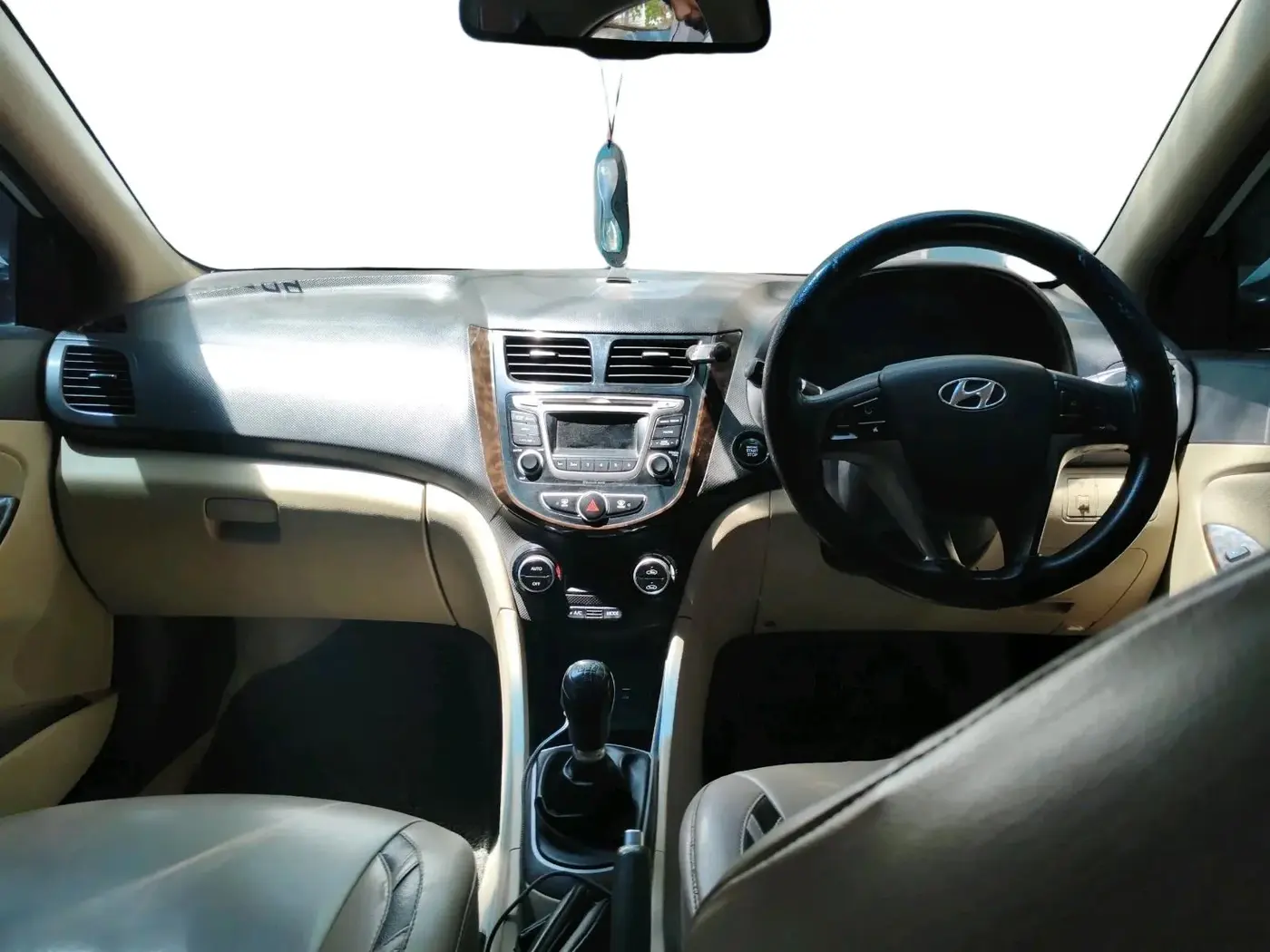 2015 Hyundai Verna FLUIDIC 1.6 CRDI S 4S, Diesel, Manual, 1,54,399 km, interior
