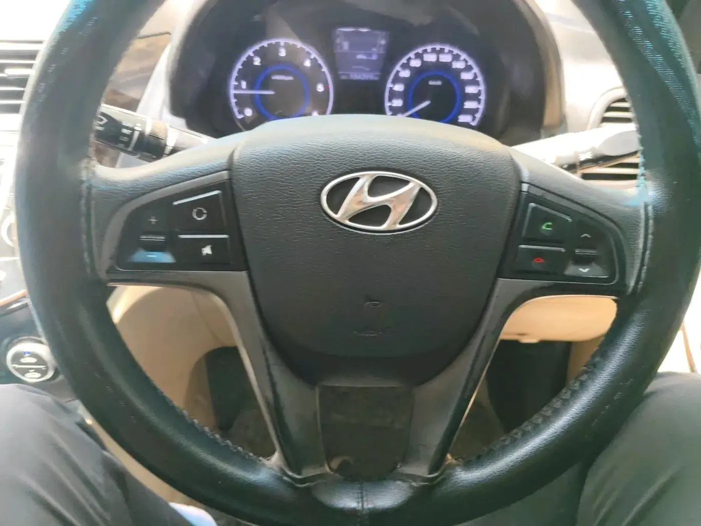2015 Hyundai Verna FLUIDIC 1.6 CRDI S 4S, Diesel, Manual, 1,54,399 km, interior