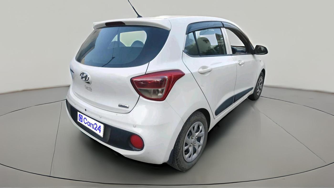 2017 Hyundai Grand i10 MAGNA AT 1.2 KAPPA VTVT, CNG, Automatic, 1,11,136 km, exterior