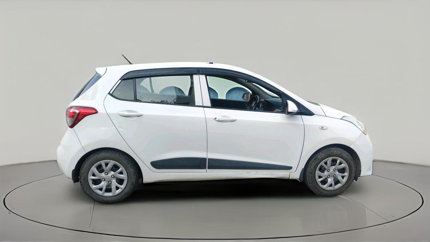 2017 Hyundai Grand i10 MAGNA AT 1.2 KAPPA VTVT, CNG, Automatic, 1,11,136 km, exterior
