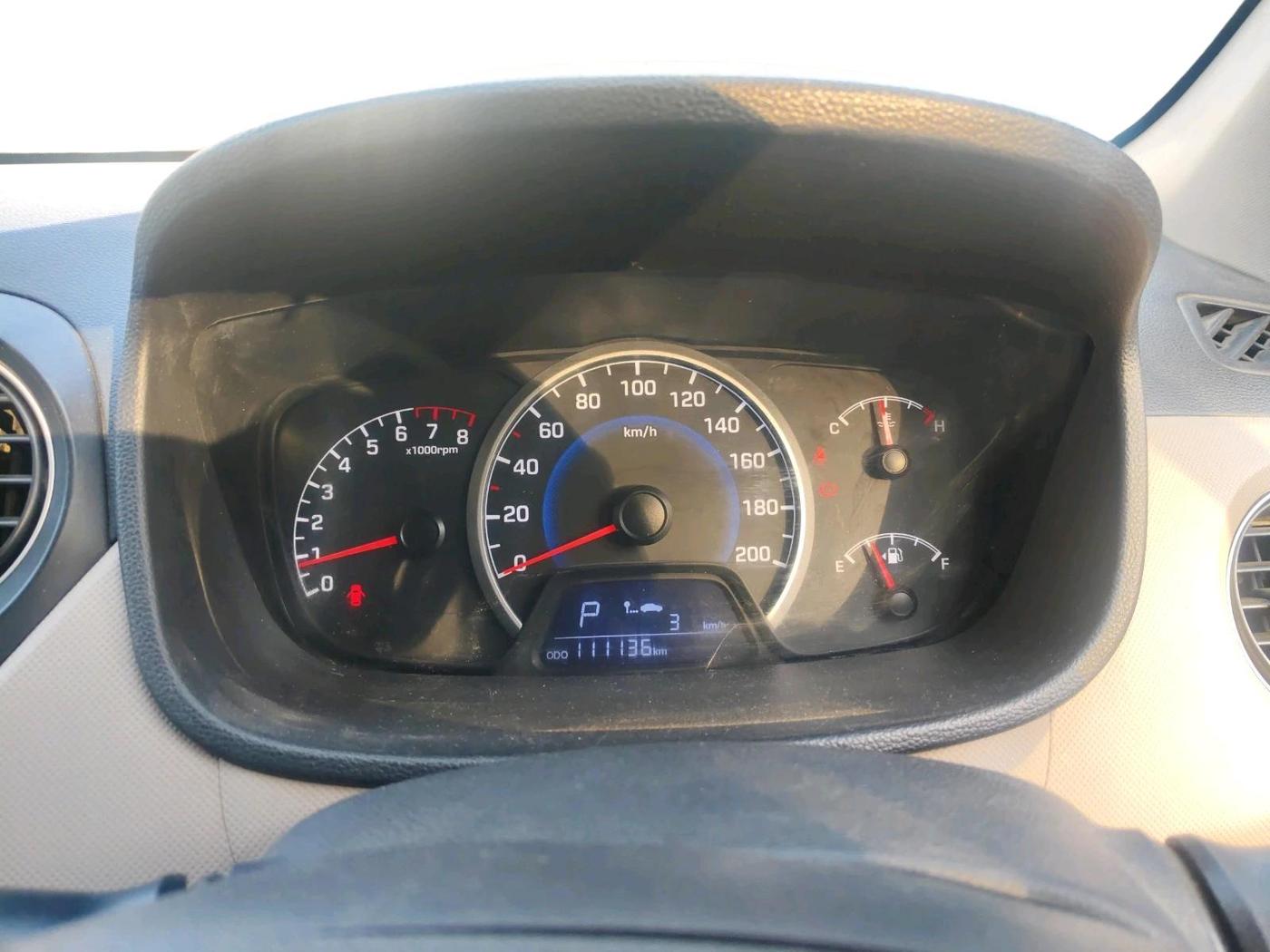 2017 Hyundai Grand i10 MAGNA AT 1.2 KAPPA VTVT, CNG, Automatic, 1,11,136 km, interior