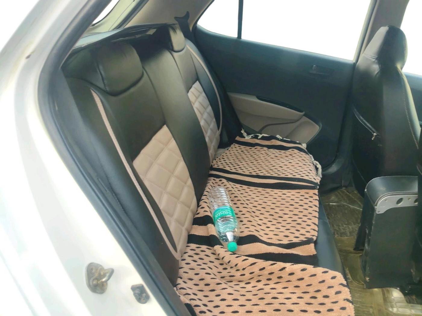 2017 Hyundai Grand i10 MAGNA AT 1.2 KAPPA VTVT, CNG, Automatic, 1,11,136 km, interior