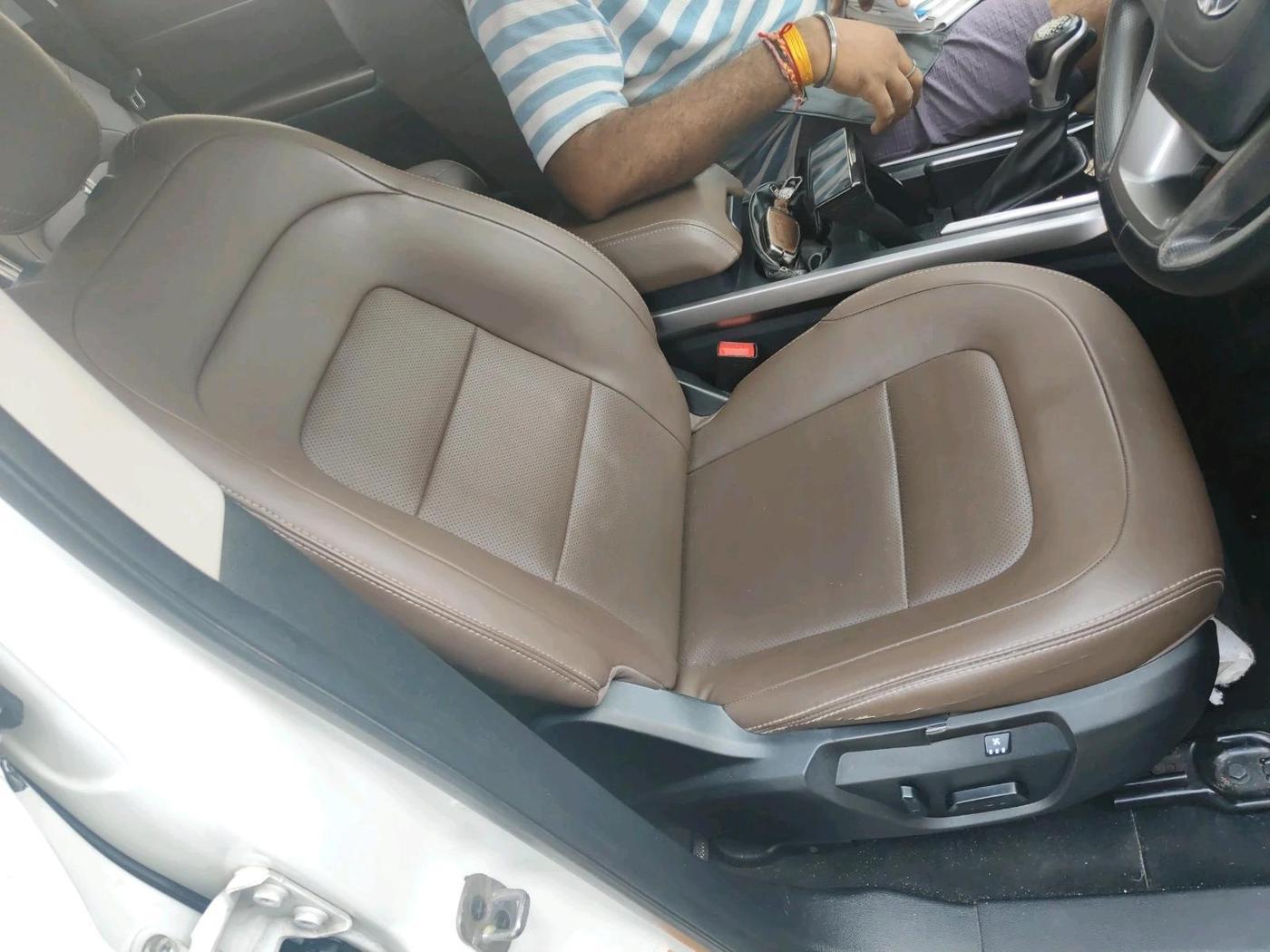 2022 Tata Harrier XZA PLUS 2.0L, Diesel, Automatic, 76,334 km, interior