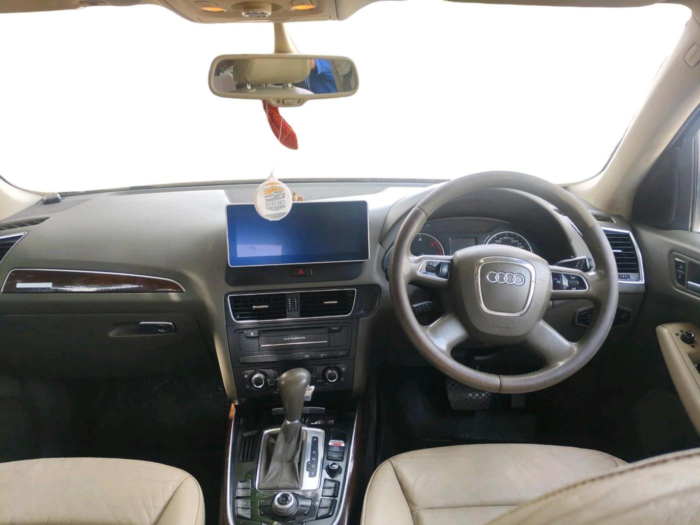 2012 Audi Q5 2.0 TDI QUATTRO, Diesel, Automatic, 2,08,245 km, interior