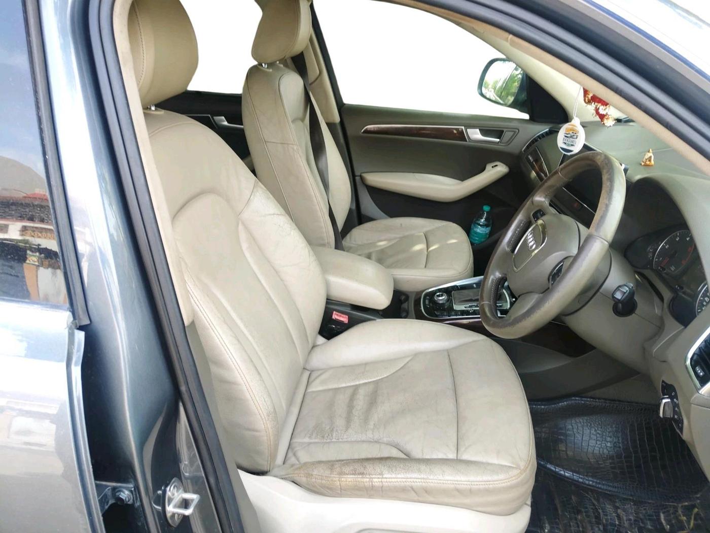 2012 Audi Q5 2.0 TDI QUATTRO, Diesel, Automatic, 2,08,245 km, interior