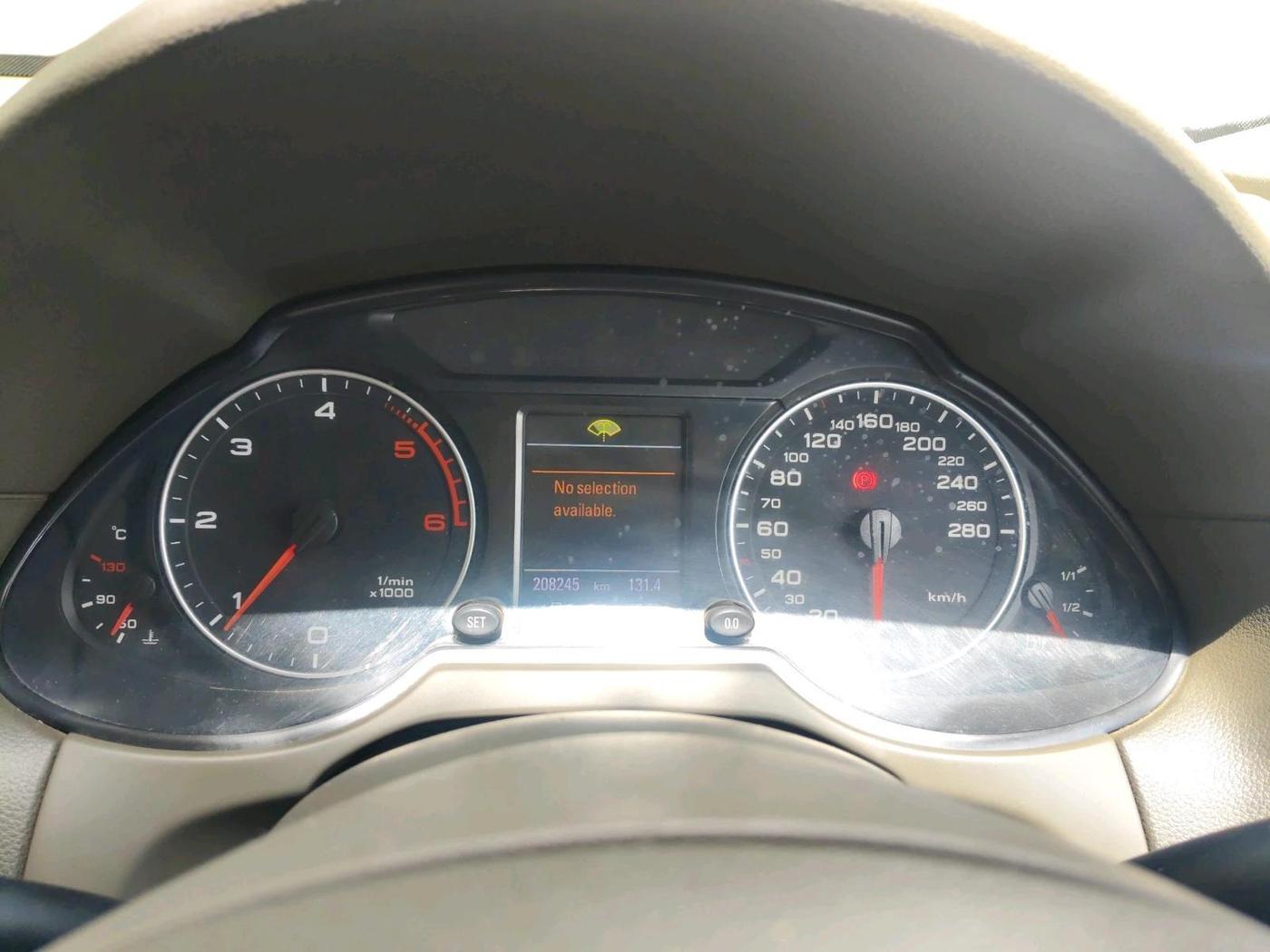 2012 Audi Q5 2.0 TDI QUATTRO, Diesel, Automatic, 2,08,245 km, interior