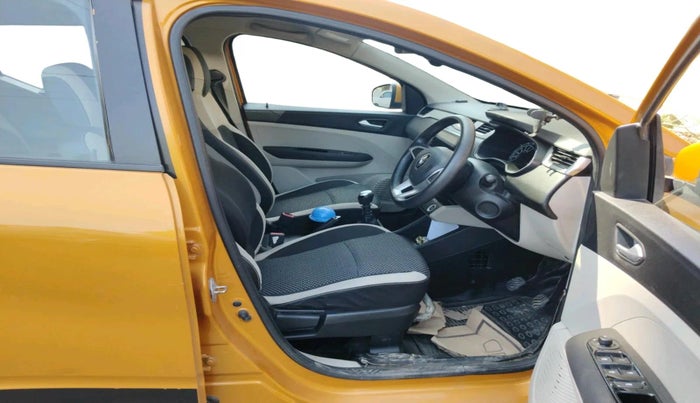 2019 Renault TRIBER RXZ, Petrol, Manual, 1,39,615 km, interior