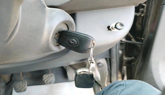 2016 Renault Kwid RXL, Petrol, Manual, 89,956 km, interior