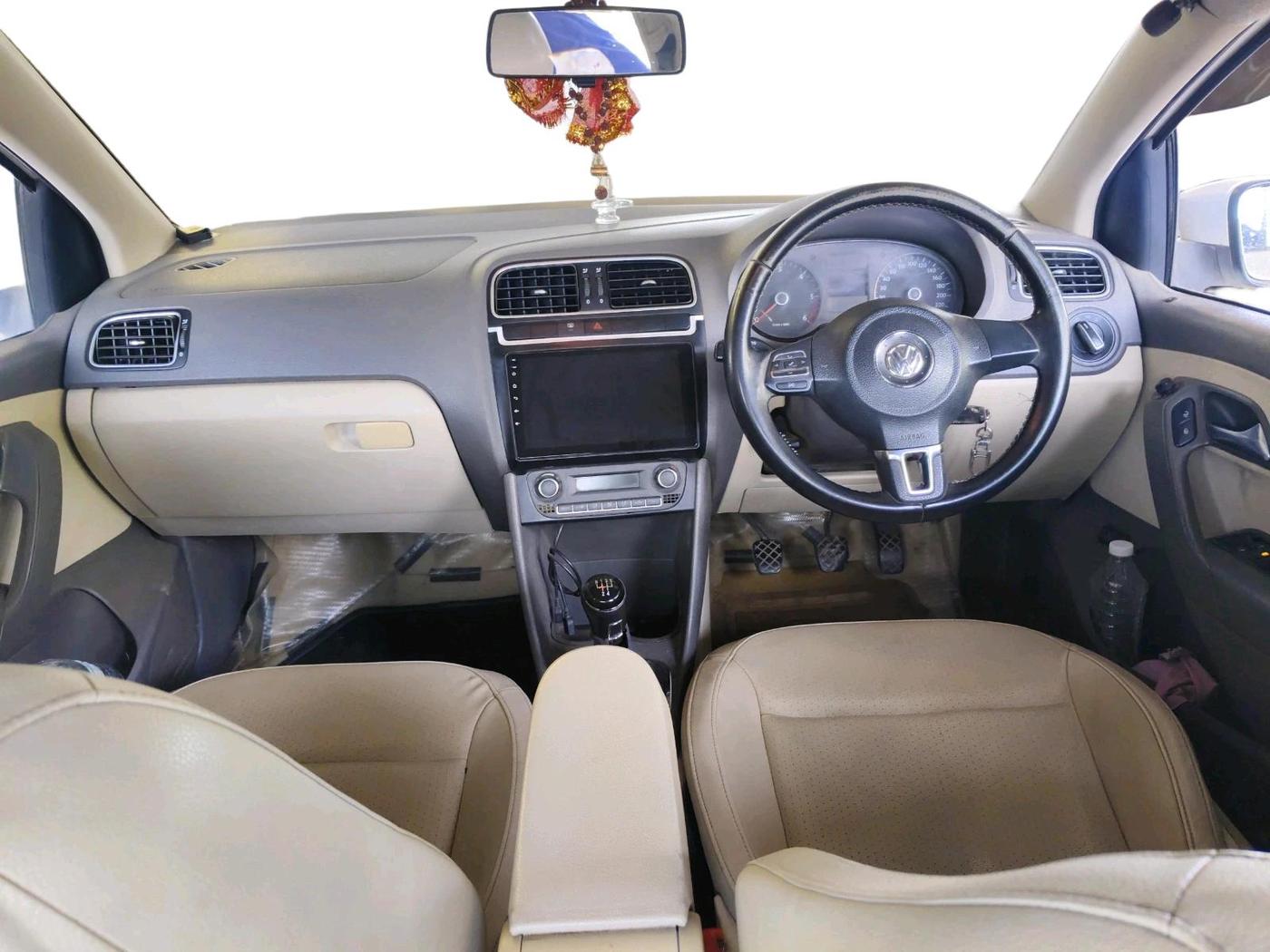 2012 Volkswagen Vento HIGHLINE DIESEL 1.6, Diesel, Manual, 1,17,972 km, interior