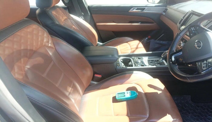 2019 Mahindra ALTURAS G4 4WD AT, Diesel, Automatic, 26,697 km, interior