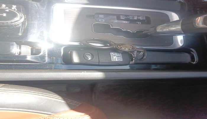 2019 Mahindra ALTURAS G4 4WD AT, Diesel, Automatic, 26,697 km, interior