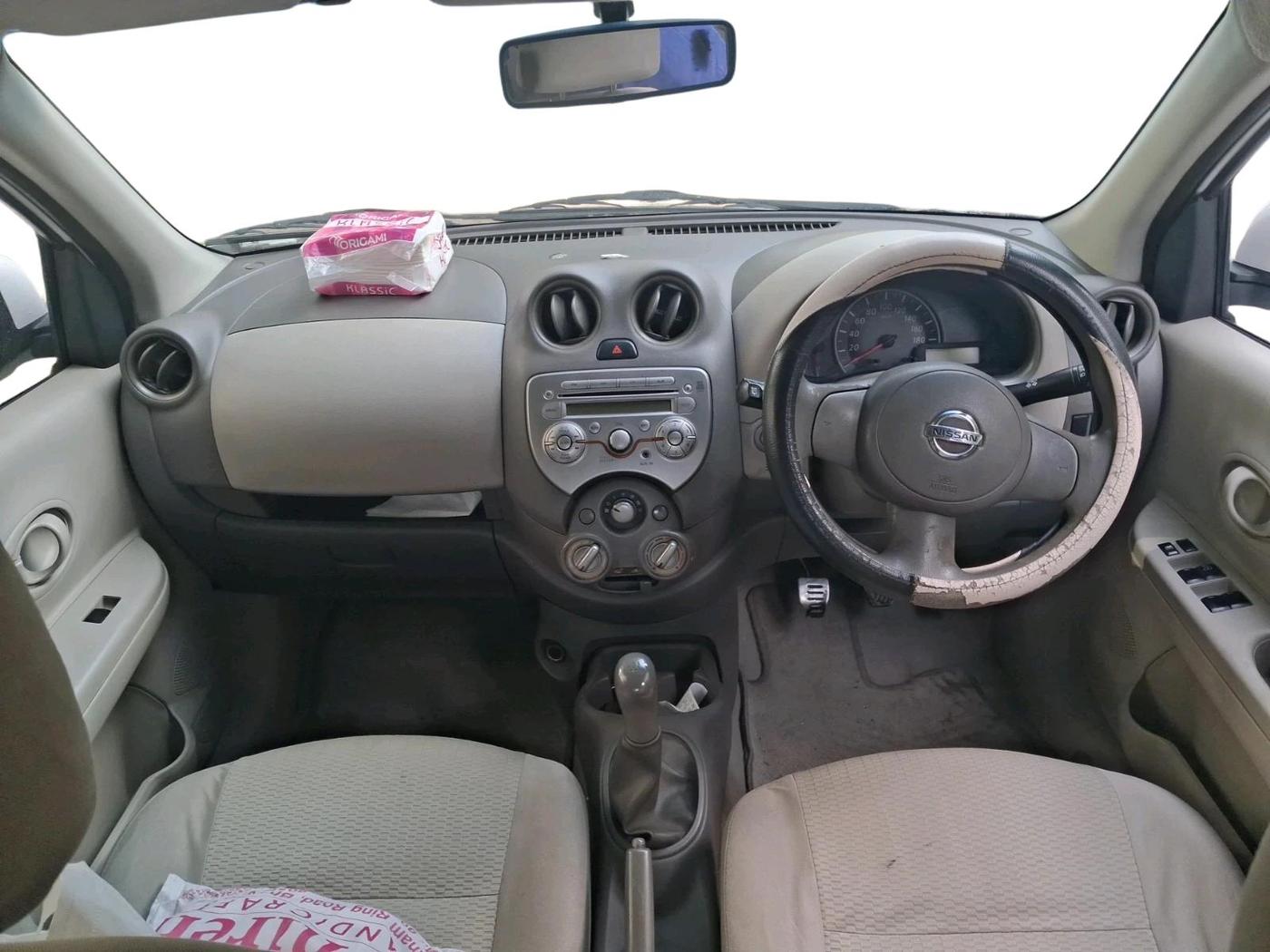 2011 Nissan Micra XV PREMIUM DIESEL, Diesel, Manual, 92,953 km, interior