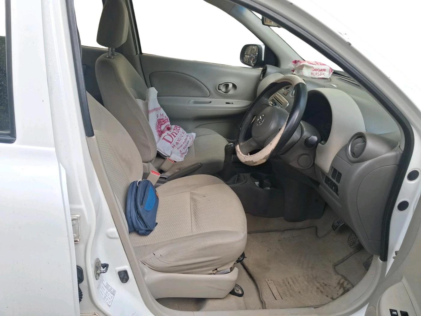 2011 Nissan Micra XV PREMIUM DIESEL, Diesel, Manual, 92,953 km, interior