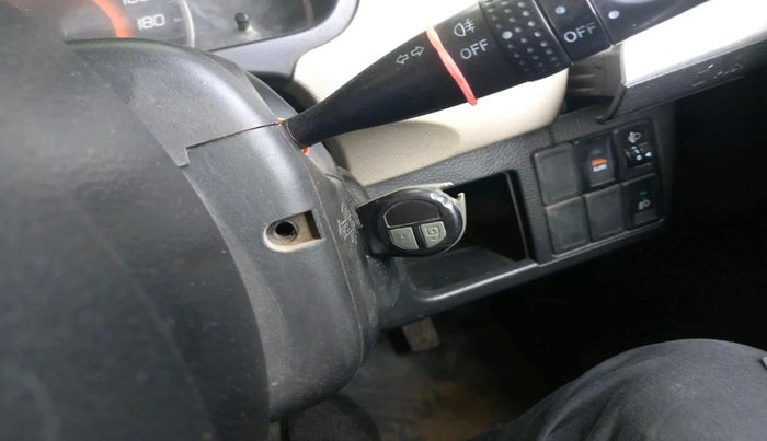 2016 Maruti Wagon R 1.0 VXI, Petrol, Manual, 75,717 km, interior
