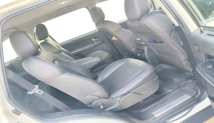 2017 Tata Hexa XT 4X2 6 STR, Diesel, Manual, 1,41,008 km, interior