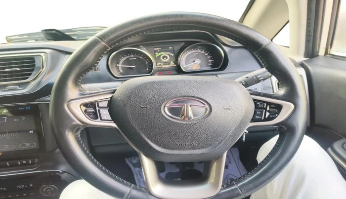 2017 Tata Hexa XT 4X2 6 STR, Diesel, Manual, 1,41,008 km, interior