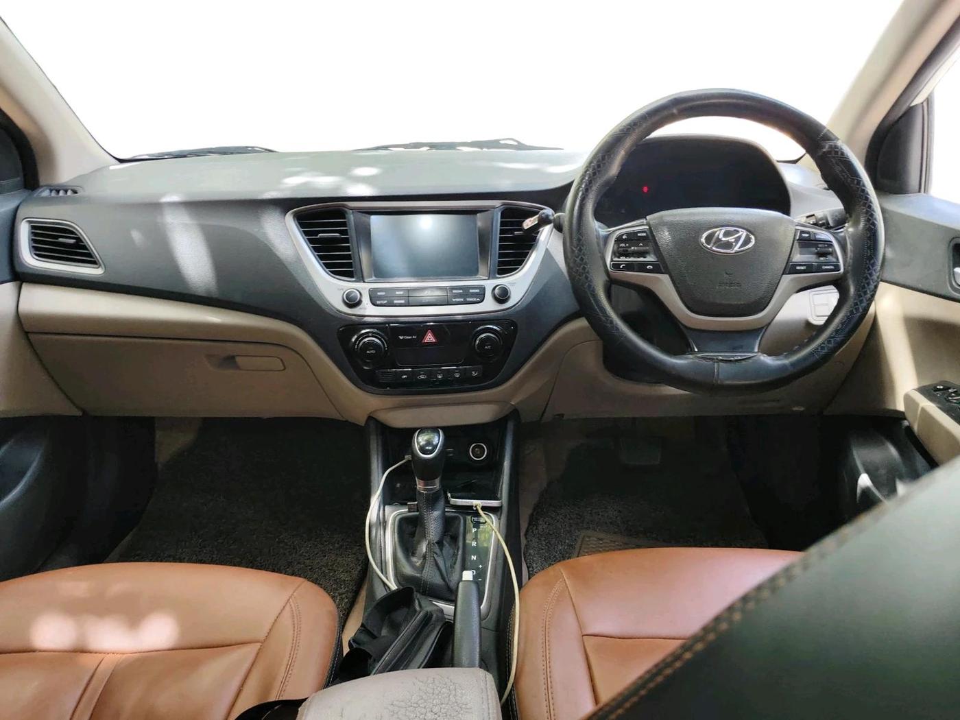 2017 Hyundai Verna 1.6 CRDI SX + AT, Diesel, Automatic, 1,63,934 km, interior