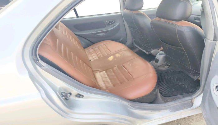 2003 Hyundai Accent GVS, CNG, Manual, 1,22,939 km, interior