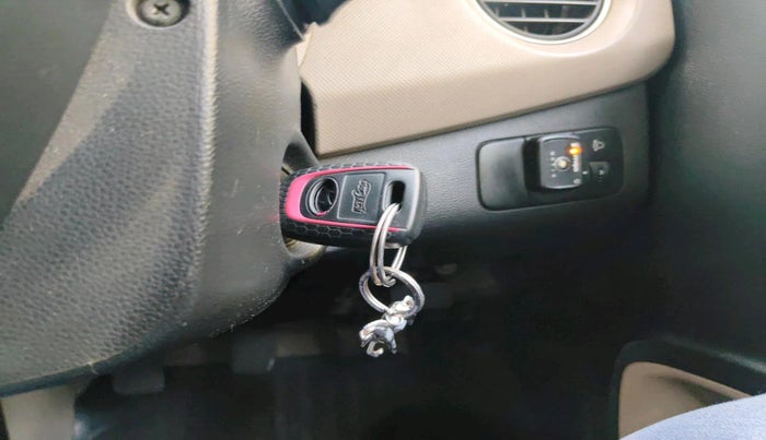 2015 Hyundai Grand i10 SPORTZ 1.2 KAPPA VTVT, Petrol, Manual, 1,41,164 km, interior