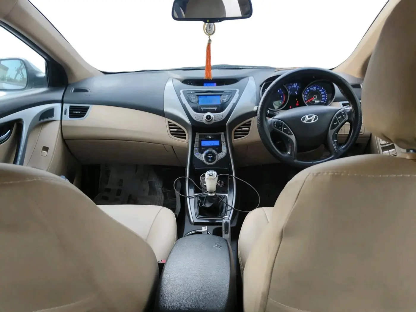 2014 Hyundai New Elantra 1.6 SX MT DIESEL, Diesel, Manual, 1,34,861 km, interior
