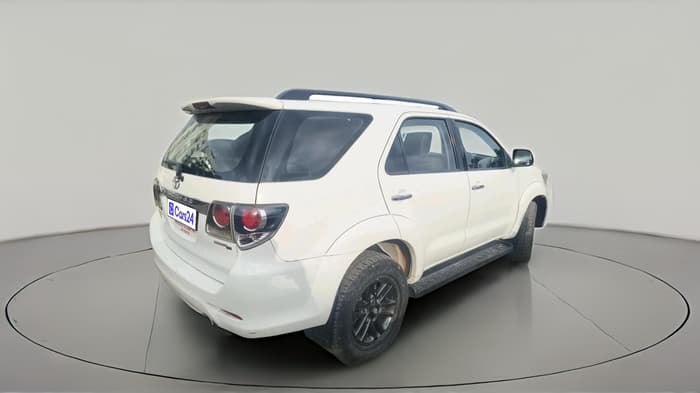 2015 Toyota Fortuner 3.0 4X4 AT, Diesel, Automatic, 2,11,581 km, exterior
